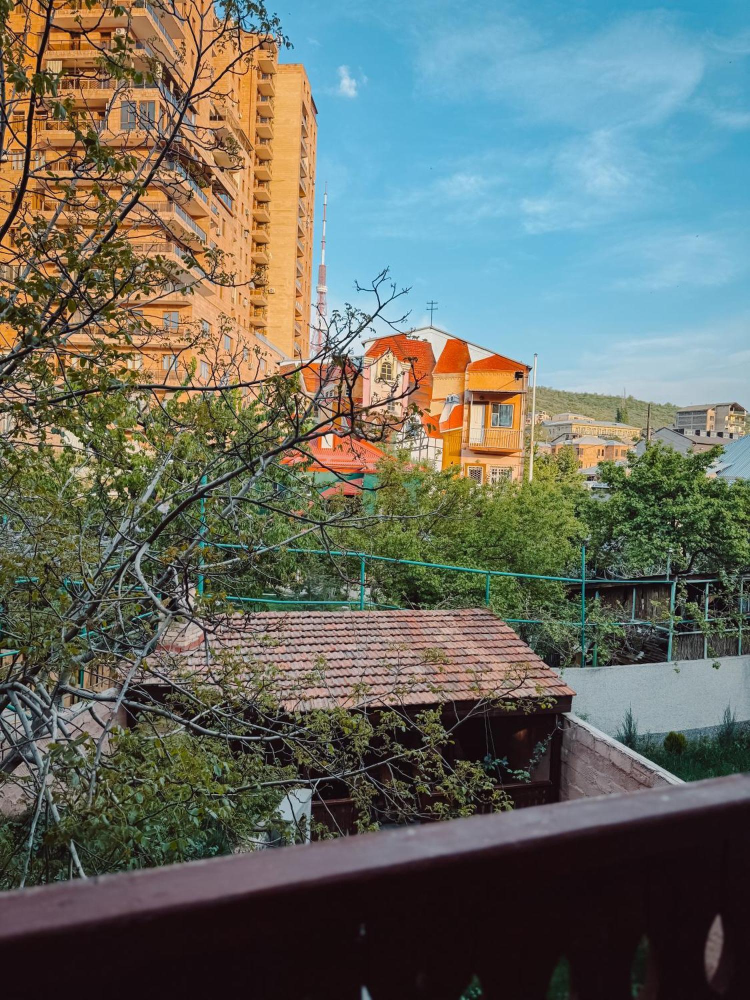 Armenia Hotel Yerevan Exterior foto