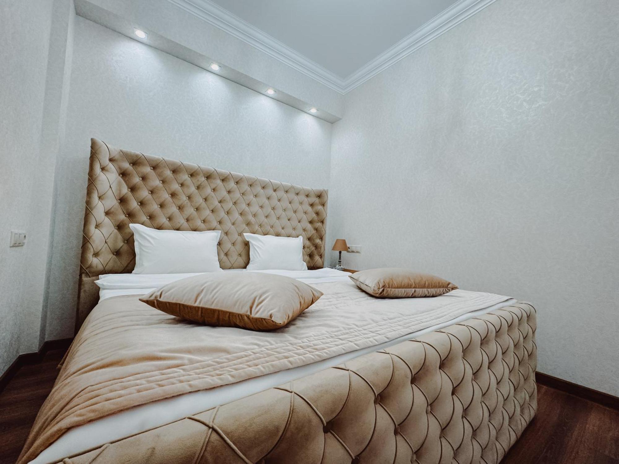 Armenia Hotel Yerevan Exterior foto