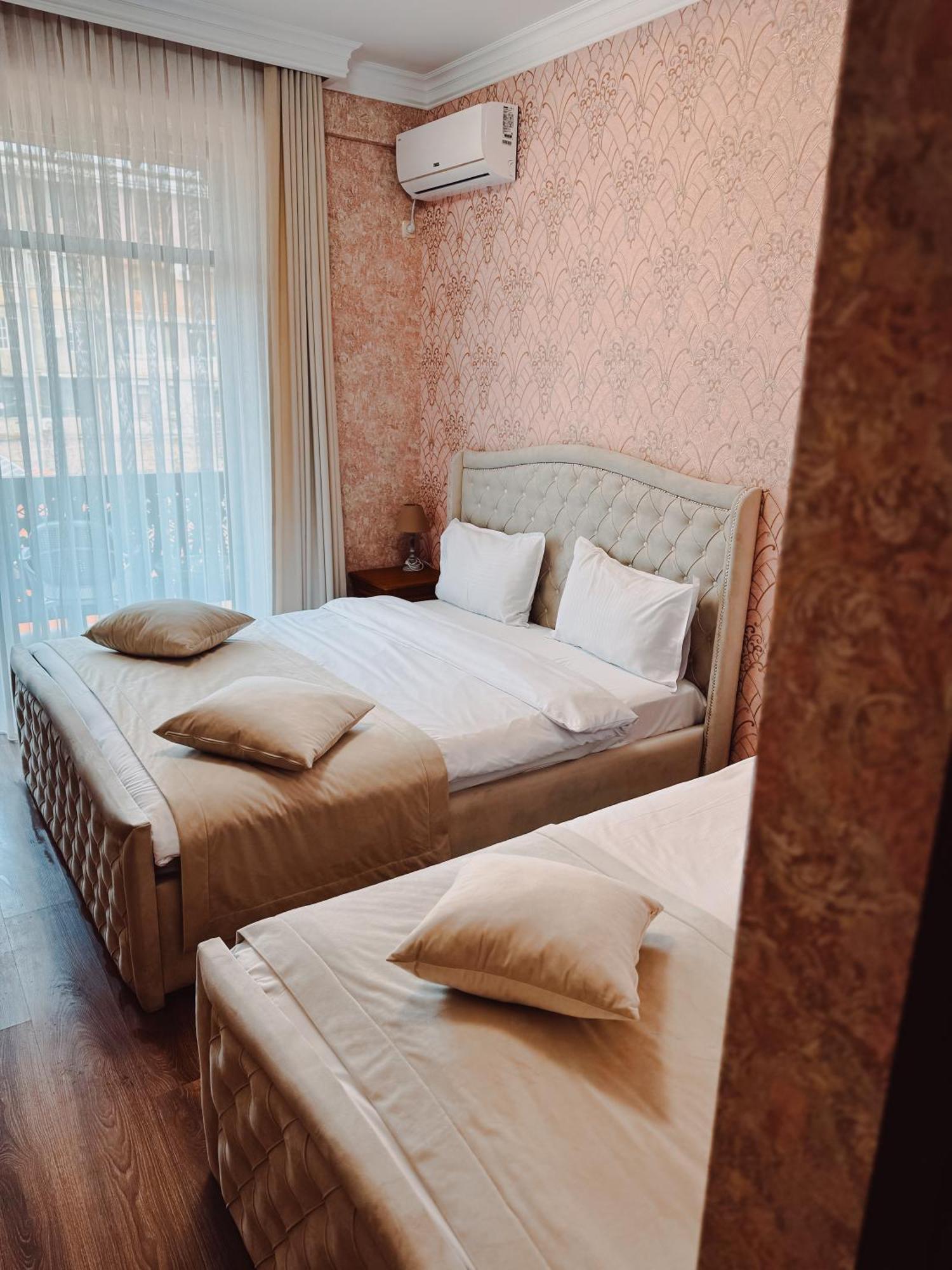 Armenia Hotel Yerevan Exterior foto