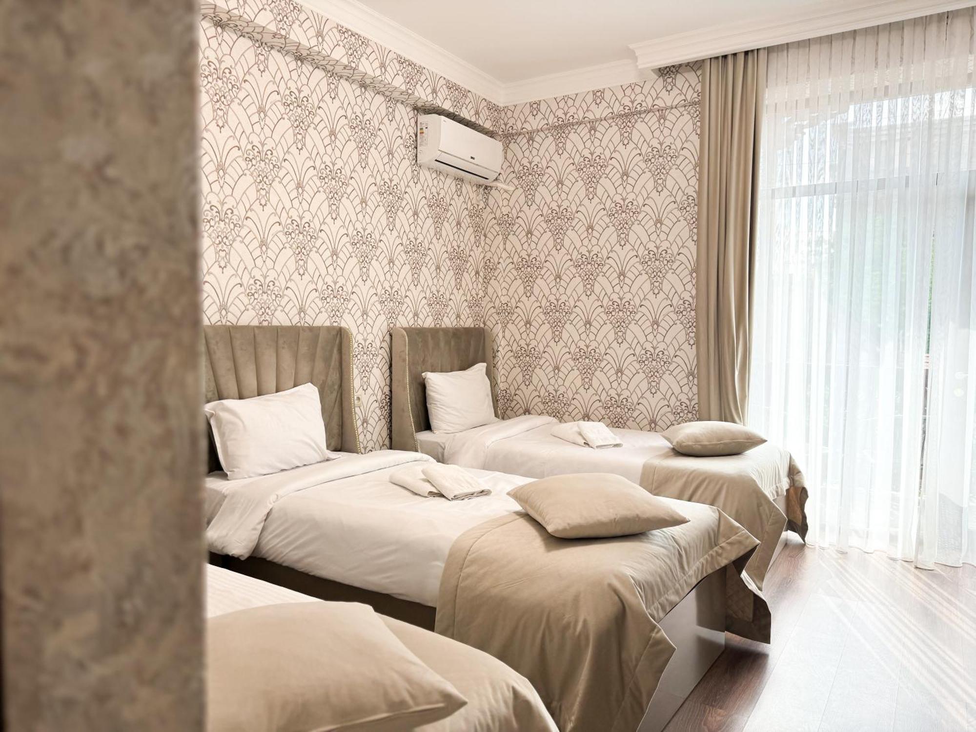 Armenia Hotel Yerevan Quarto foto
