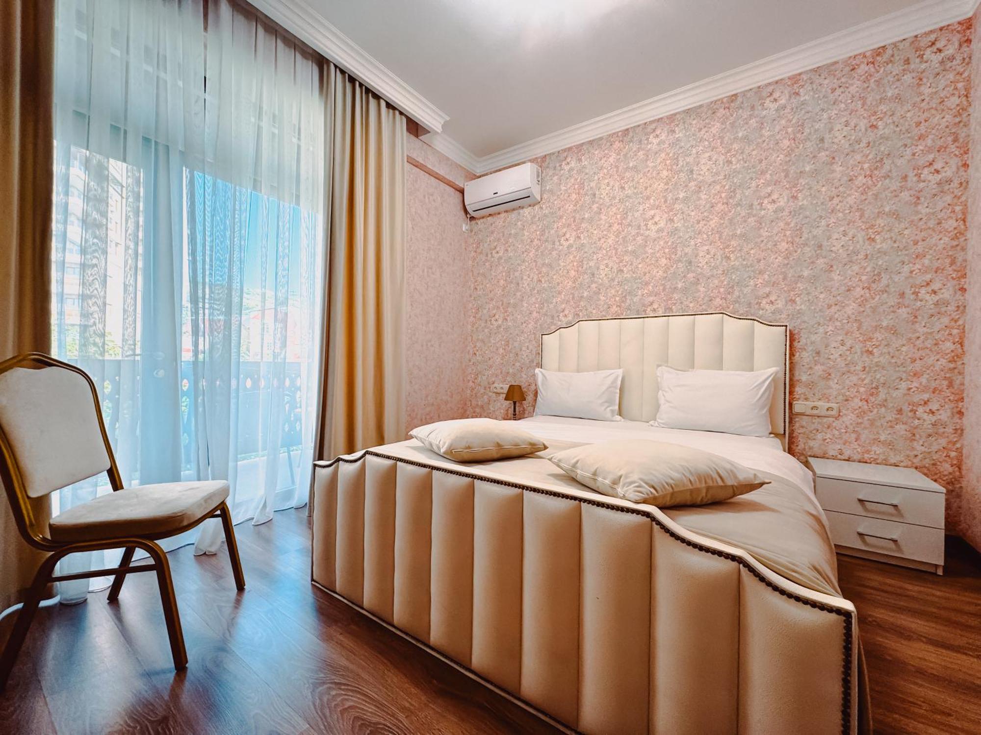 Armenia Hotel Yerevan Exterior foto