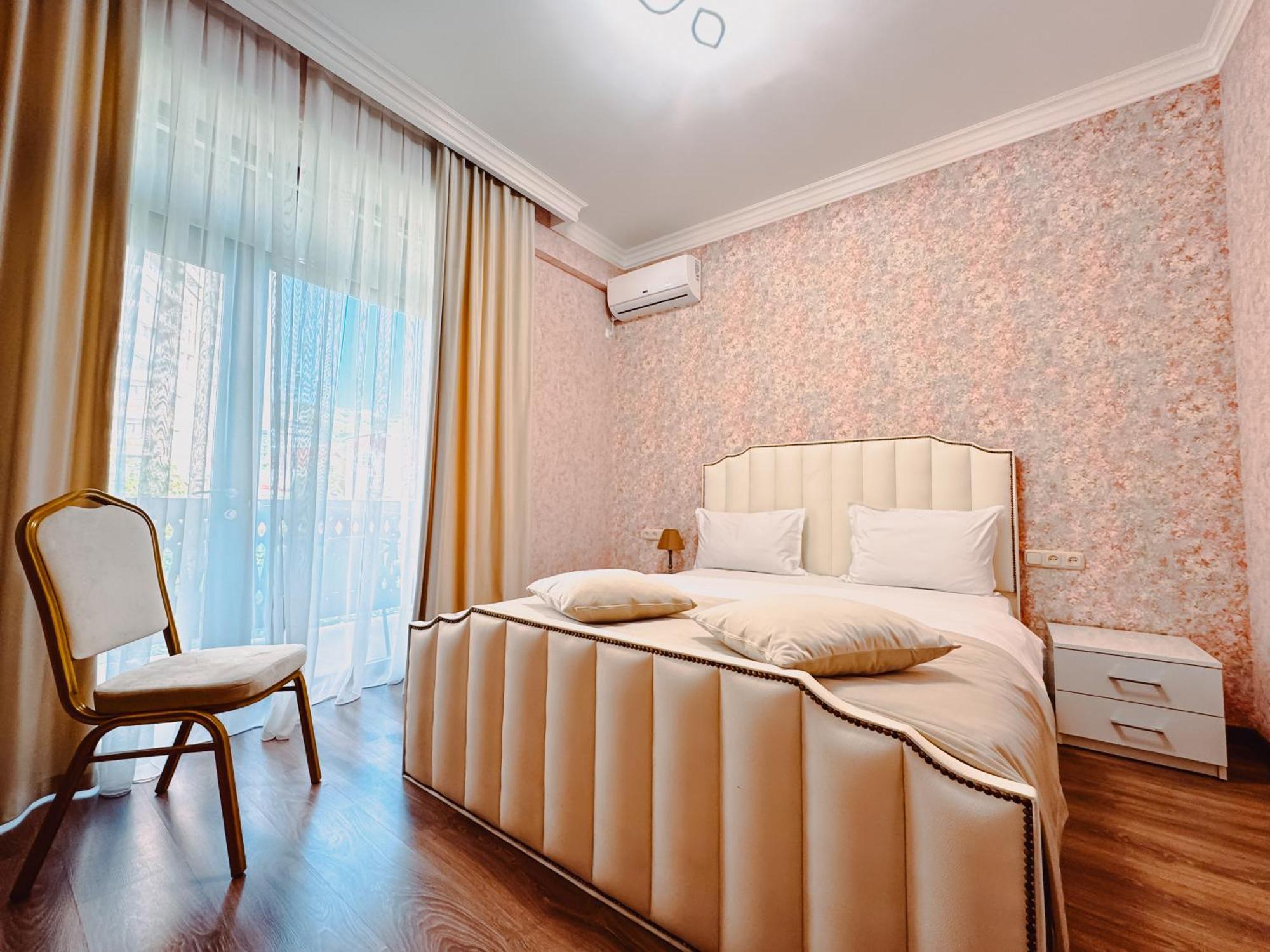 Armenia Hotel Yerevan Exterior foto