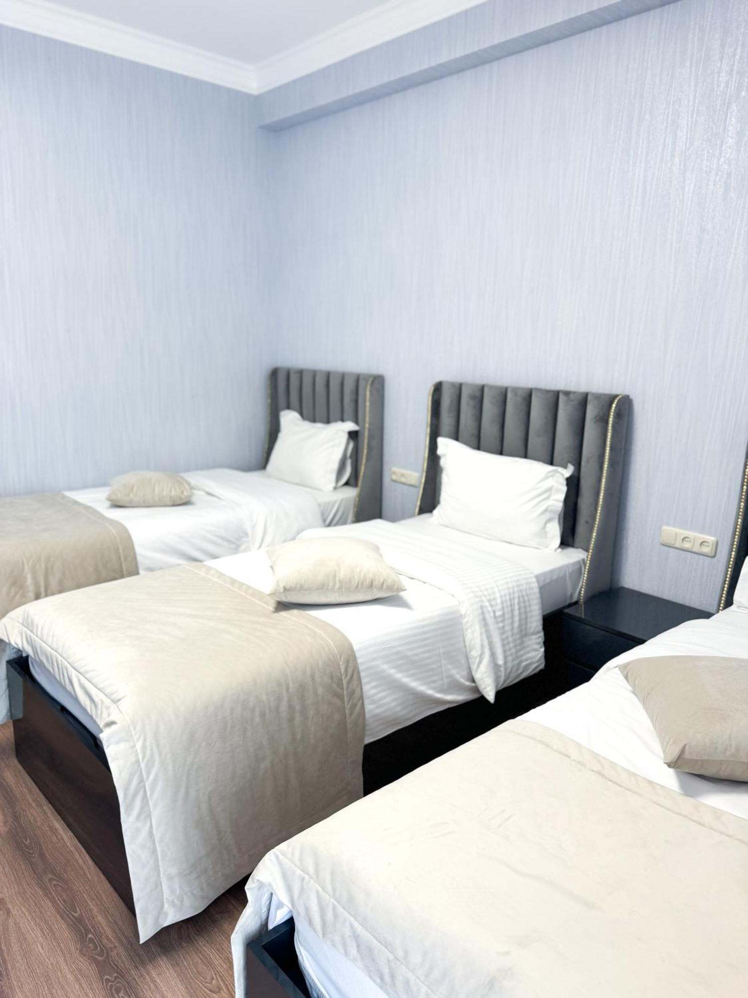 Armenia Hotel Yerevan Exterior foto
