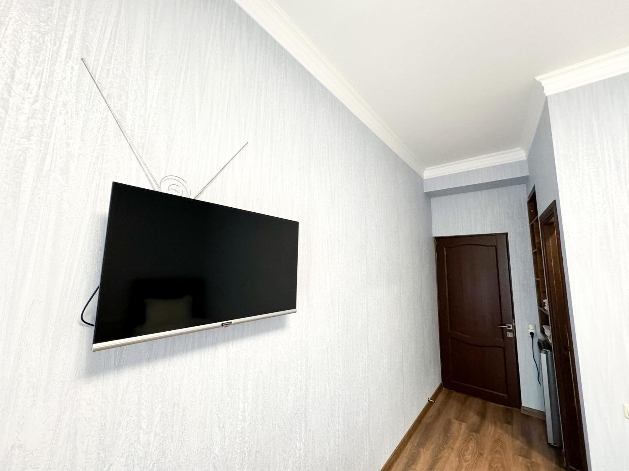 Armenia Hotel Yerevan Exterior foto