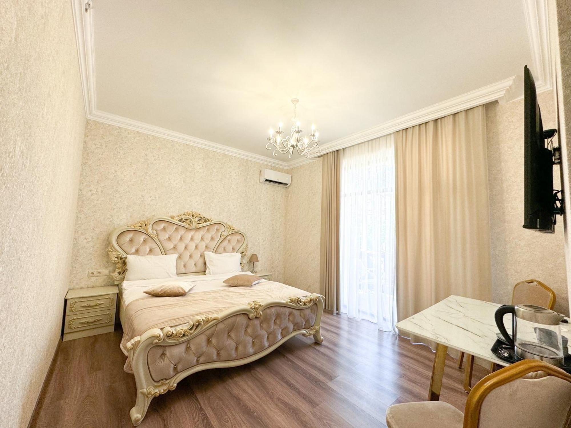 Armenia Hotel Yerevan Exterior foto